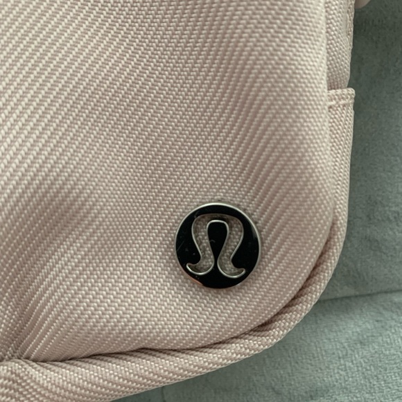 ORIGINAL OG Lululemon Everywhere Belt Bag Misty Pink - Picture 3 of 15